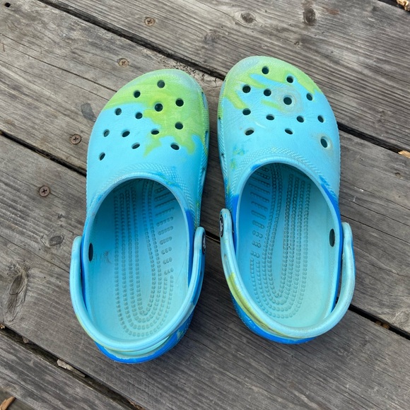 Cute CROCS - Picture 2 of 4